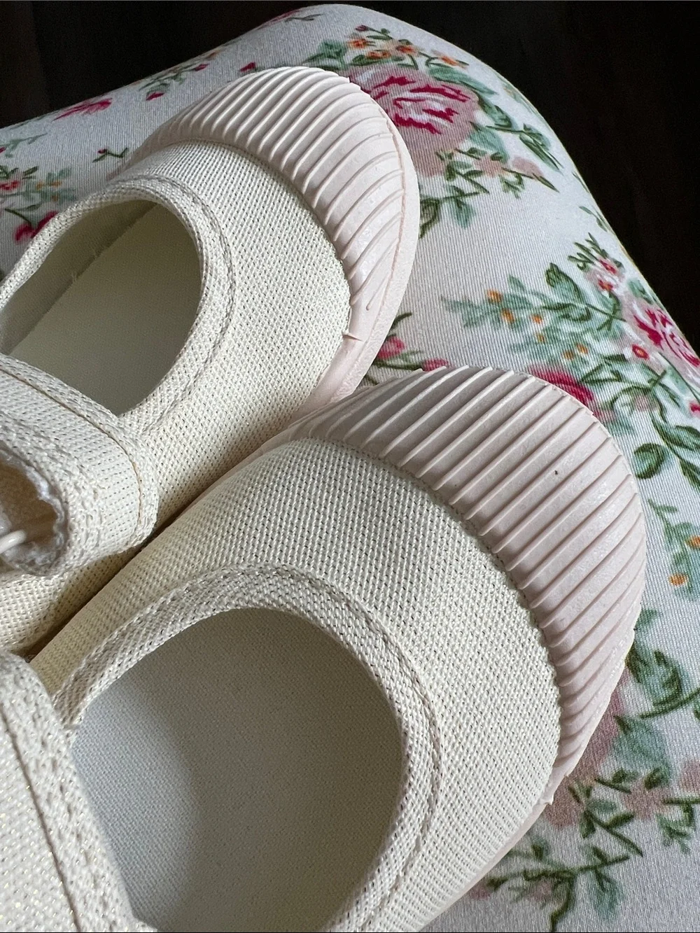 Cat & Jack Cream Canvas Mary Jane Shoes with Pale Pink Toe